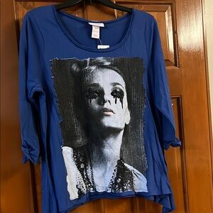 Blue Relaxed Graphic Tee with 3/4 Sleeves